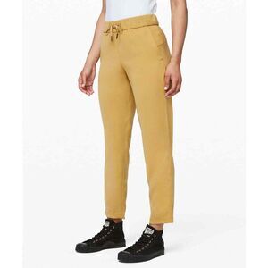 LULULEMON 6 on the fly gold yellow pant vintage stretchy athletic cropped bottom